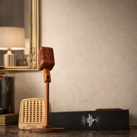 Imponente Enfeite Escultura de Madeira – Microfone Jazz