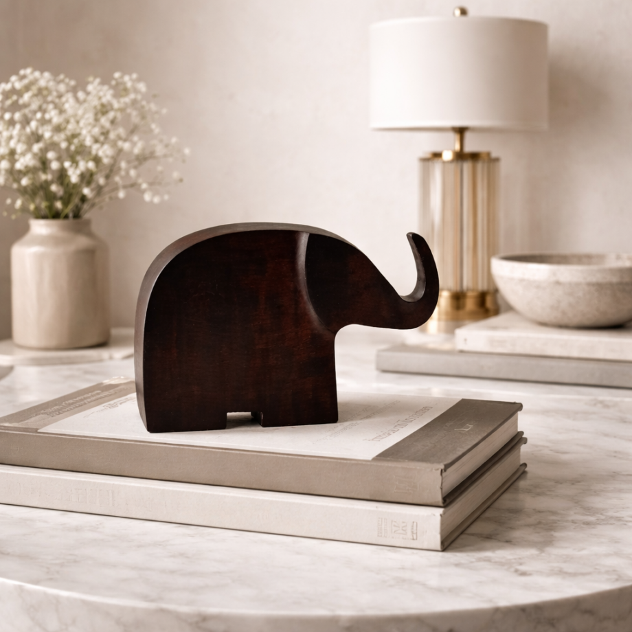 Elefante da Sorte: uma memória de prosperidade esculpida em madeira 1 Enfeite Escultura de Madeira - Elefante da Sorte - Imbuia