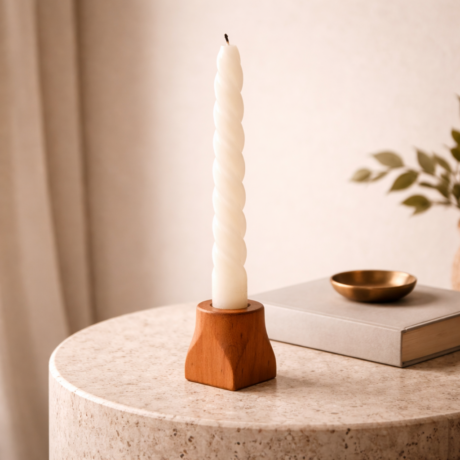 Castiçal Dualis - Muiracatiara na Mesa de Canto