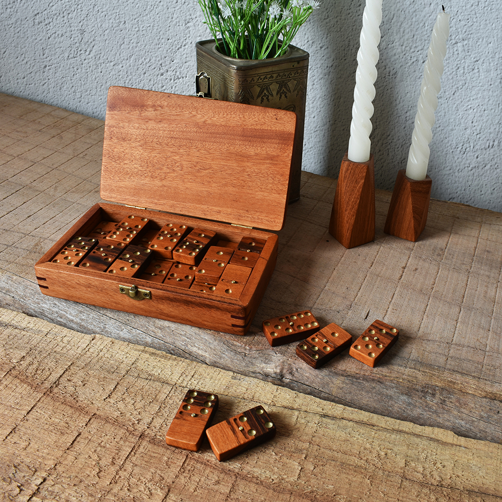 Jogo de Dominó de Madeira Que Mãos